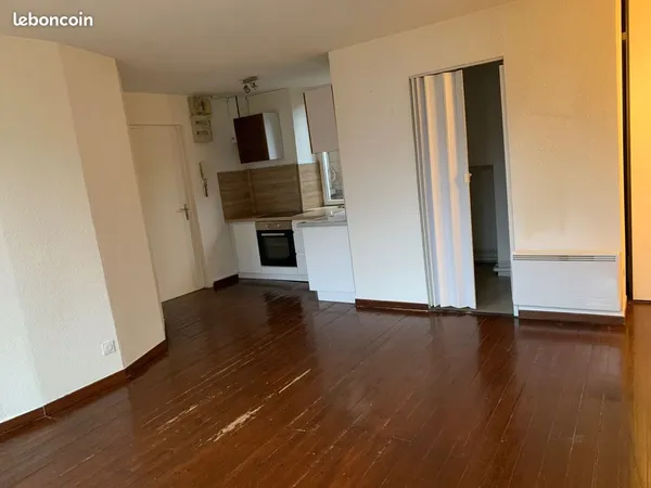 Appartement T2 non meublé 30 m² - Montbéliard, 1er étage