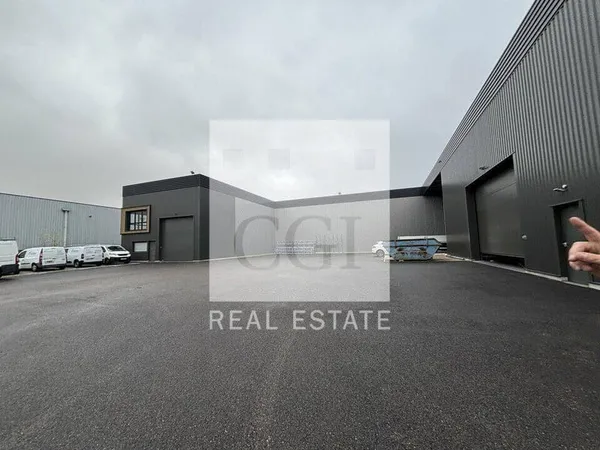 Local d'activité 498 m²