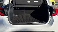 Toyota Yaris 116h Design 5p MY22 — photo 14