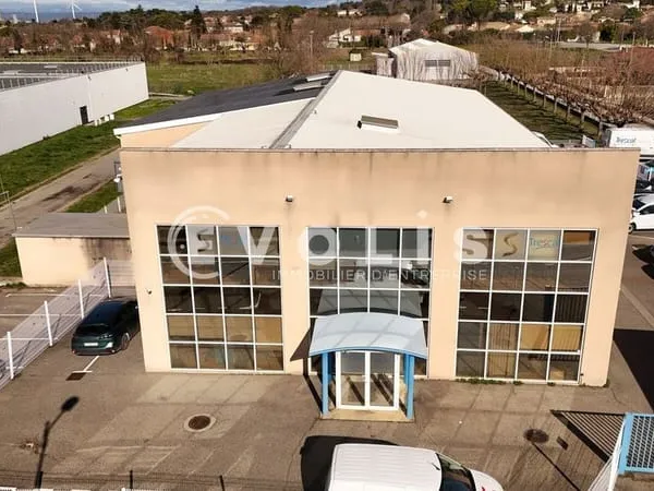 LOCAUX D'ACTIVITES A LOUER 850 m² - 850 m² non divisibles