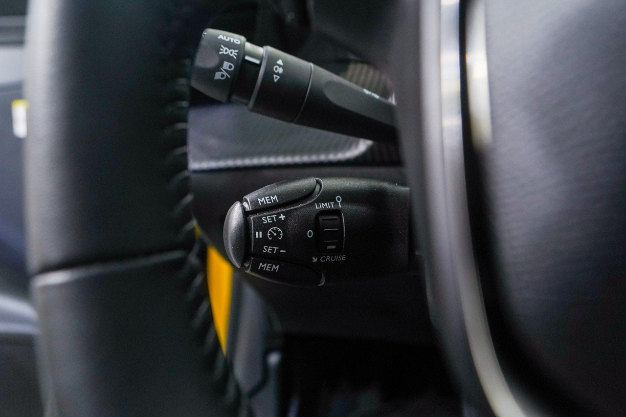 Peugeot 208 — photo 22