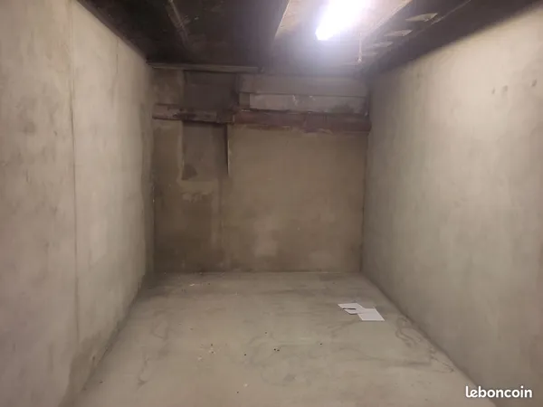 Location cave 15m2 saine place panthéon