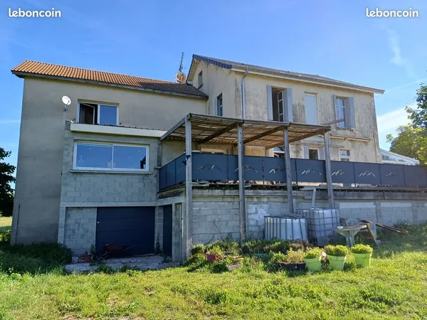 Immense maison familiale