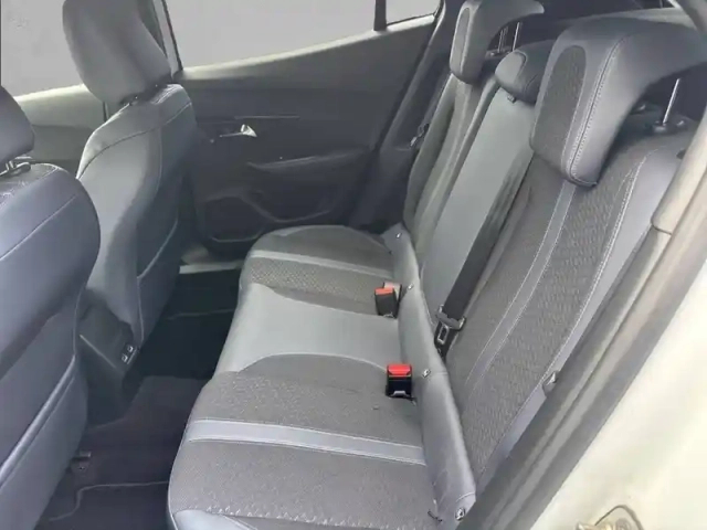 Peugeot 2008 puretech 100 s&amp;s bvm6 — photo 32