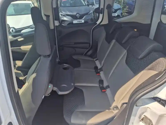 Ford Tourneo courier 1.5 tdci 100 bv6 s&amp;s — photo 18