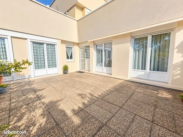 Appartement type 3 - 70m2- rez de jardin - Terrasse