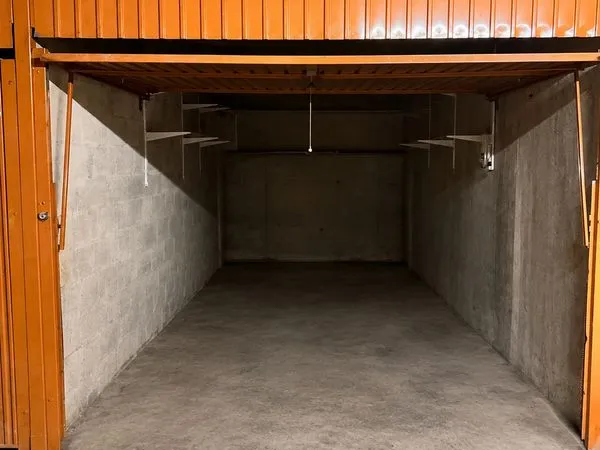 Box garage