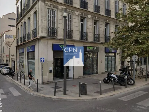 Local commercial 121 m²