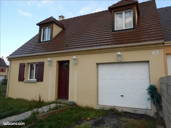 Montereau, maison récente F4, garage de 15 m² sur 550 m² de terrain