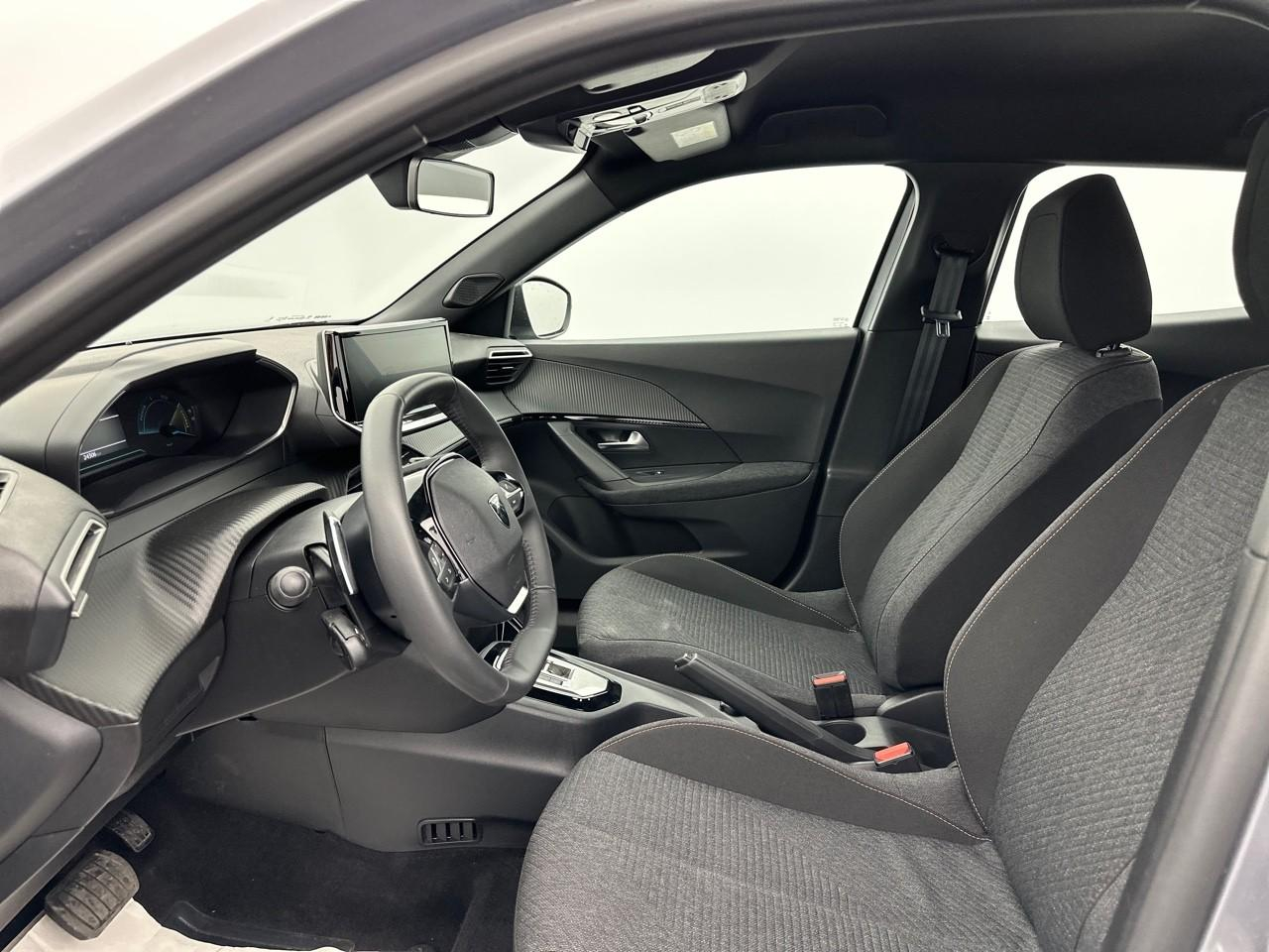 Peugeot 2008 hybrid 145 e-dcs6 style — photo 10