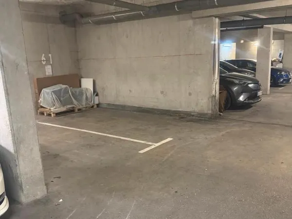 Place de parking sous-sol à louer