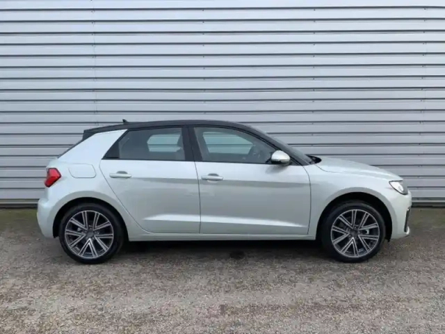Audi A1 sportback 30 tfsi 116ch design s tronic 7 — photo 3