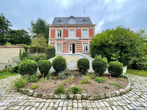 Maison 5 pièces 210 m²