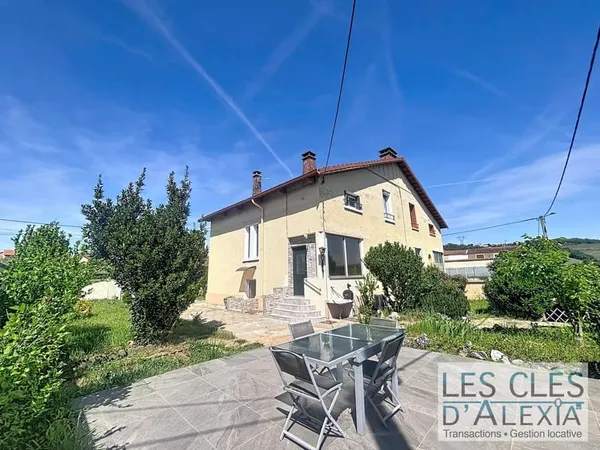 MAISON FAMILIALE DE 120 M² AVEC GARAGE ET SOUS-SOL COMPLET