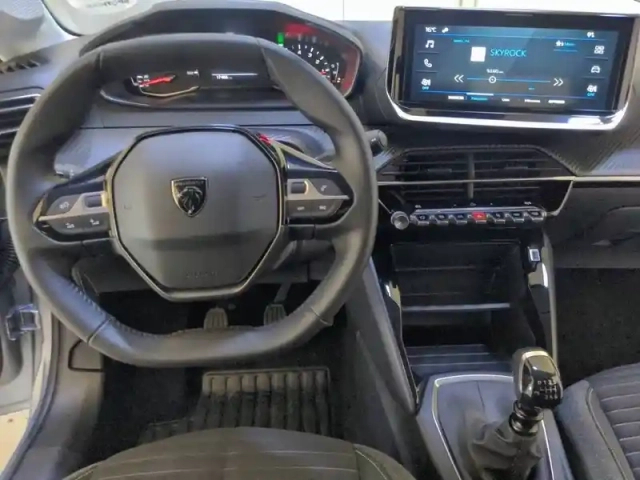 Peugeot 208 puretech 100 s&amp;s bvm6 — photo 8