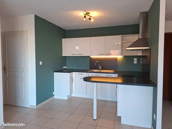 T2 de 45 m² avec balcon et 3 parkings - Gare à 350 m -