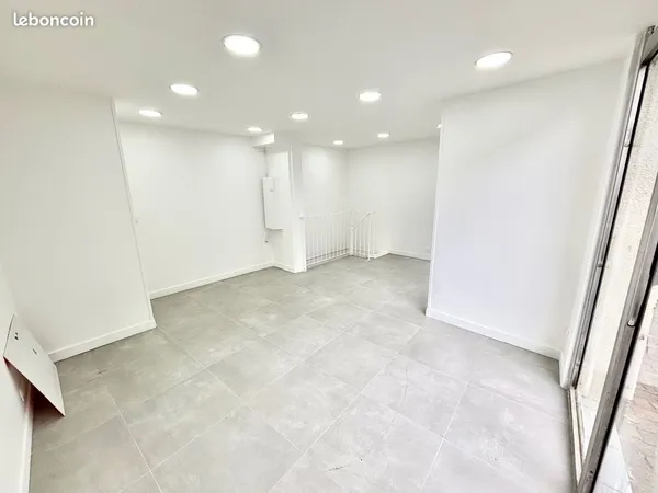 Murs de boutique à vendre 195000 prix ferme