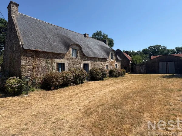 Charmante longère pleine de cachet sur plus de 2 300 m² de terrain