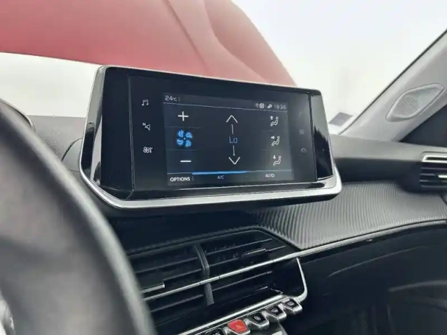 Peugeot 2008 puretech 130 s&amp;s eat8 — photo 20