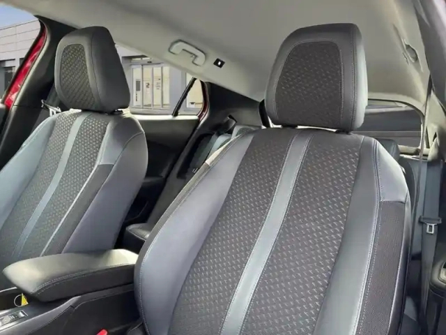 Peugeot 2008 puretech 130 s&amp;s bvm6 allure — photo 25