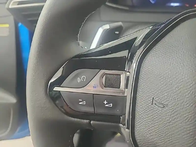 Peugeot 208 hybrid 100 e-dcs6 — photo 21