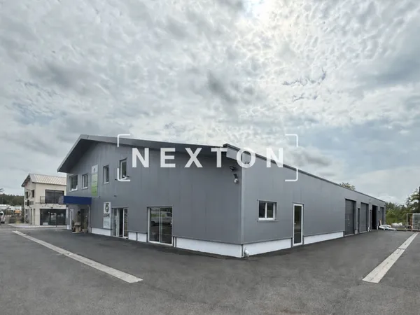Local d'activité 127 m²