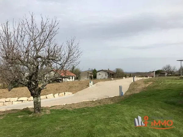 Terrain viabilisé de 475 m² avec vue