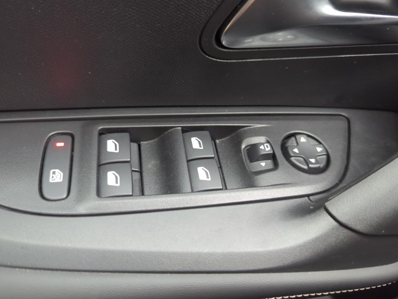 Peugeot 2008 hybrid 145 ch e-dcs6 allure — photo 23
