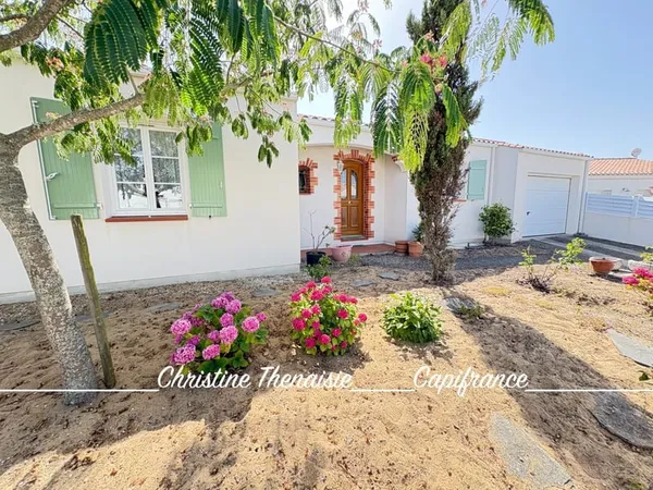 Maison à vendre 4 pièces Plain-Pied - 3 chambres - Garage - Quartier des 5 Pineaux SION SUR L'OCÉAN 