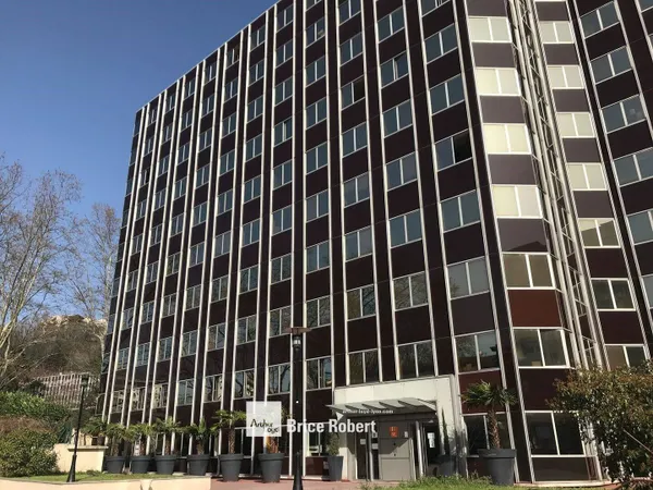 Bureaux 962 m²
