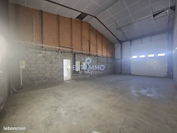 Entrepôt 127 m² Entrelacs