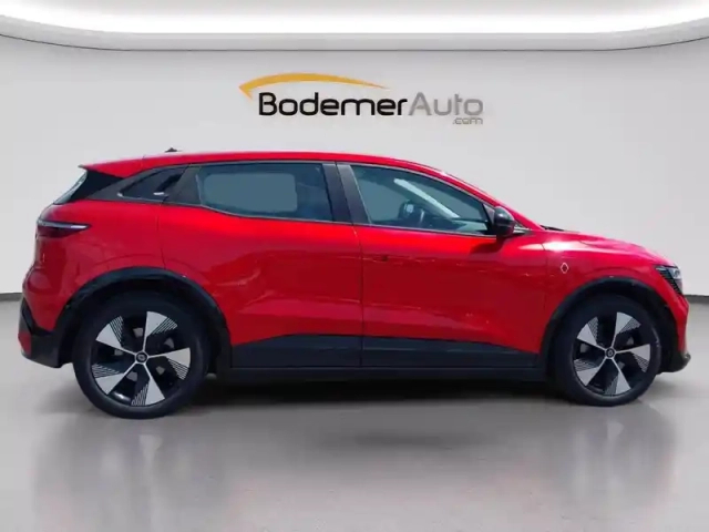 Renault Megane e-tech ev60 220 ch super charge — photo 6