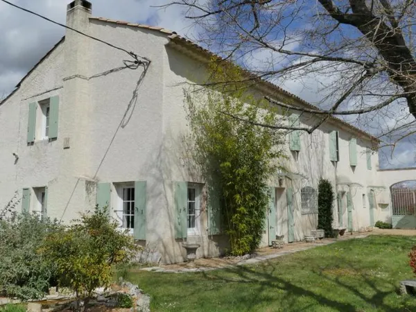 Maison 9 pièces 219 m²