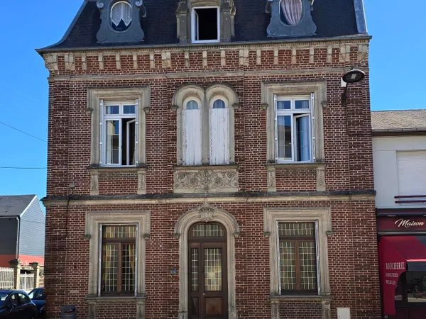 Maison 13 pièces 221 m²