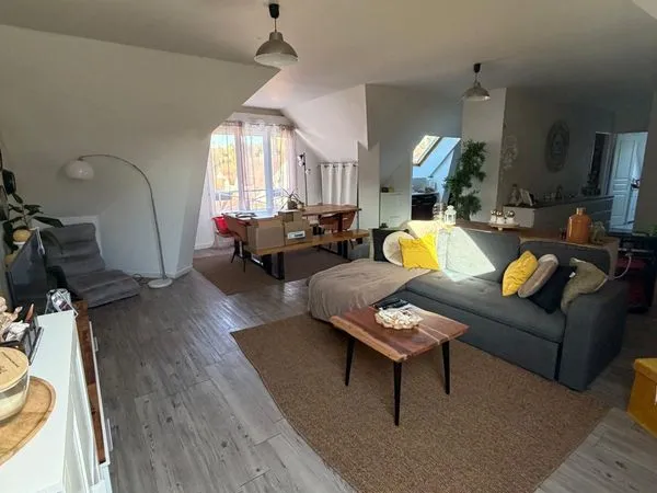 Appartement - 3 pièces - 80m2 - Etage 3/3