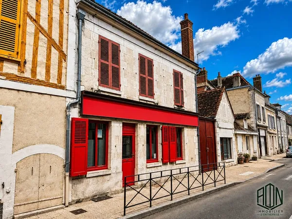 À LOUER ? AUXERRE CENTRE-VILLE ? LOCAL COMMERCIAL DE 70 M² ? BEL EMPLACEMENT