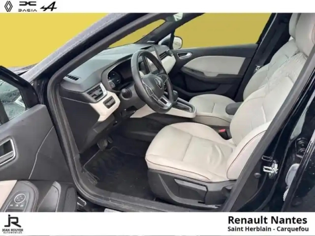 Renault Clio 1.6 e-tech 140ch initiale paris - pack easy drive — photo 13
