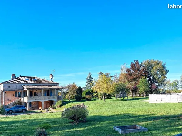 Maison 9 pièces 250 m²