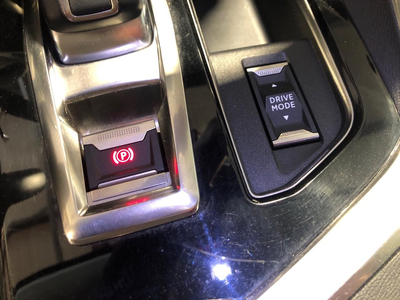 Peugeot 3008 bluehdi 130ch s&s eat8 allure pack — photo 18