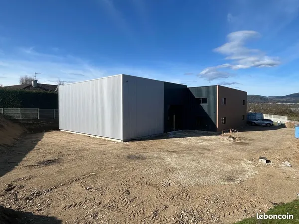 Local 300 m²