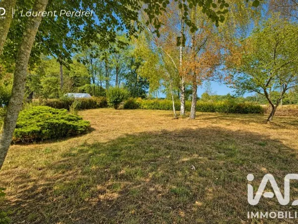 Terrain 694 m²