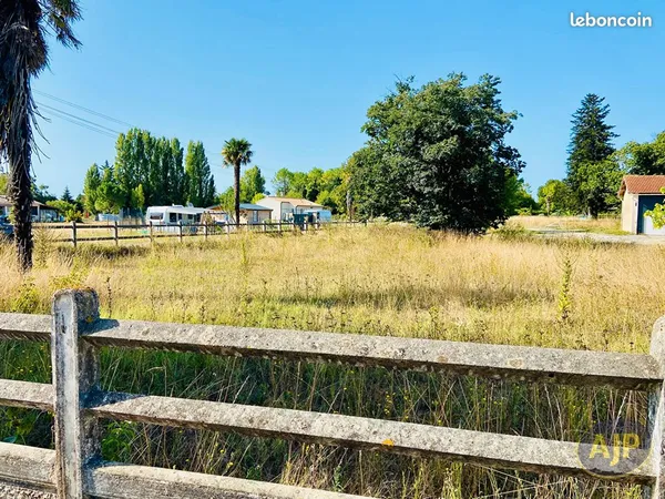 Terrain 700 m² GAILLAN EN MEDOC