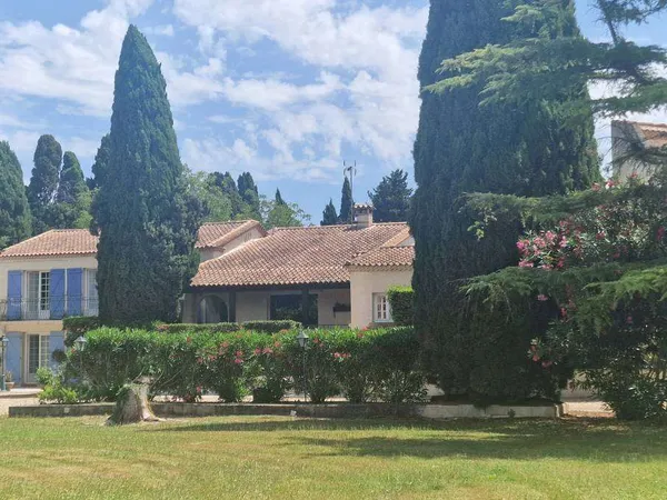 Maison 29 pièces 570 m²