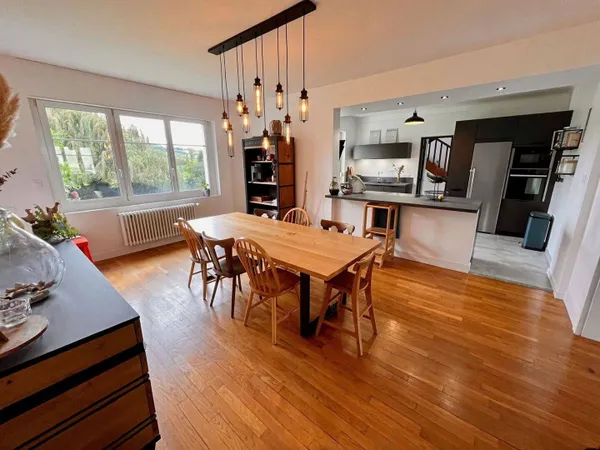 Maison 7 pièces 215 m²
