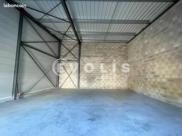 Local d'activité 103 m²
