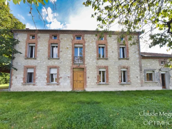 SUPERBE PROPRIETE AVEC MAISON DE MAÎTRE RENOVEE A PROXIMITE DE LAVAUR