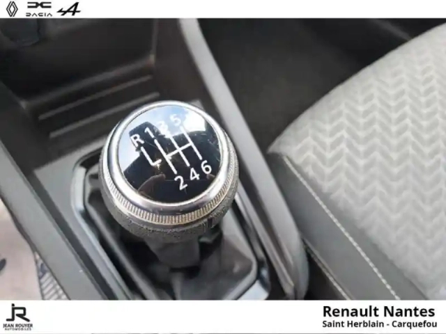 Renault Clio 1.0 tce 90ch limited — photo 11