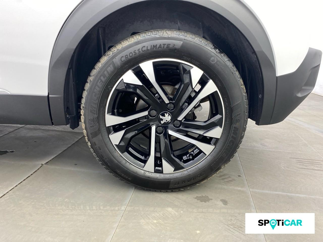 Peugeot 2008 1.2 puretech 130ch s&s allure eat8 — photo 11
