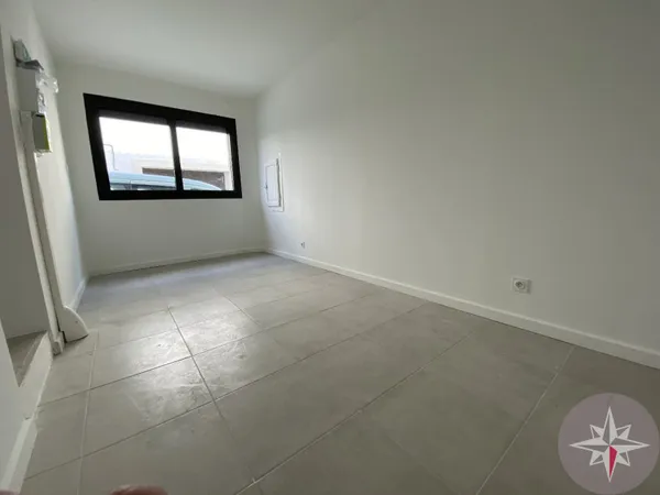 Local commercial 1 pièce 12 m²