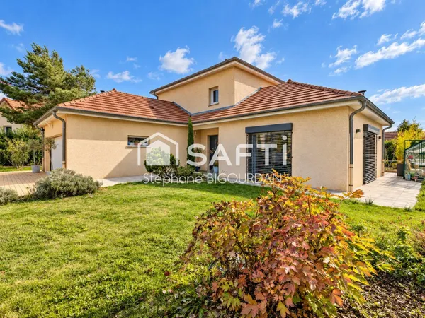 Maison moderne 130m², 4ch, 8 ares, PIREY